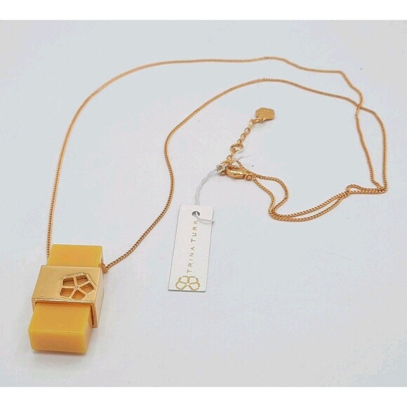 NEW Trina Turk Yellow & Gold Tone Rectangle Lucite Pendant Necklace 70s Inspired - Picture 4 of 9